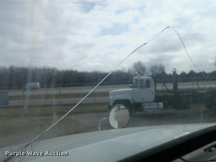 image for item DB8904 2007 Freightliner CL120 vacuum truck