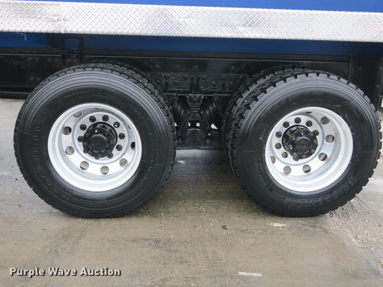 image for item DB8904 2007 Freightliner CL120 vacuum truck