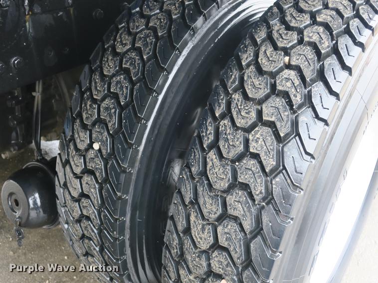 image for item DB8904 2007 Freightliner CL120 vacuum truck