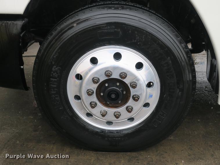 image for item DB8904 2007 Freightliner CL120 vacuum truck