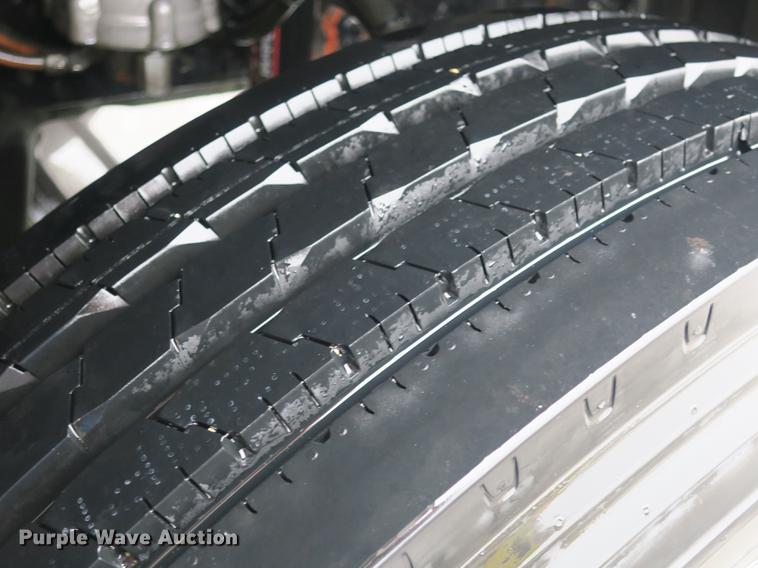 image for item DB8904 2007 Freightliner CL120 vacuum truck