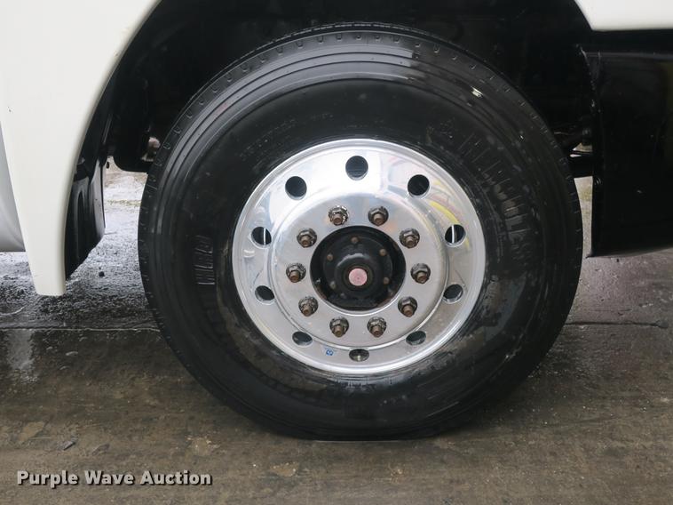 image for item DB8904 2007 Freightliner CL120 vacuum truck