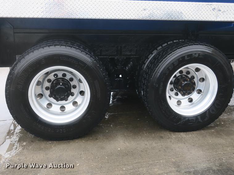 image for item DB8904 2007 Freightliner CL120 vacuum truck