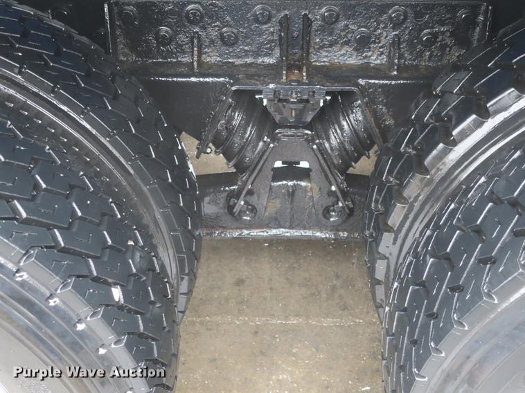 image for item DB8904 2007 Freightliner CL120 vacuum truck