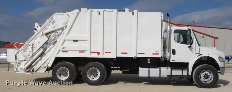 image for item DB8905 2007 Freightliner Business Class M2 refuse truck
