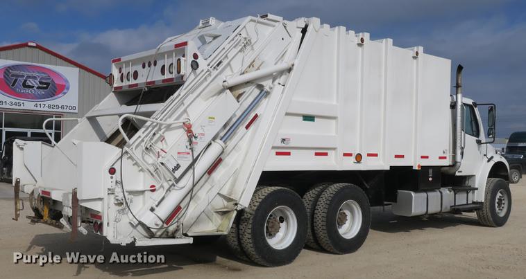 image for item DB8905 2007 Freightliner Business Class M2 refuse truck