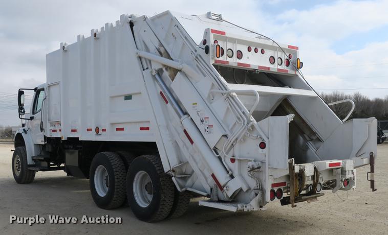 image for item DB8905 2007 Freightliner Business Class M2 refuse truck