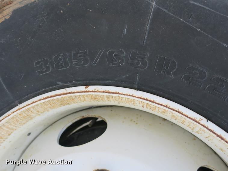 image for item DB8905 2007 Freightliner Business Class M2 refuse truck