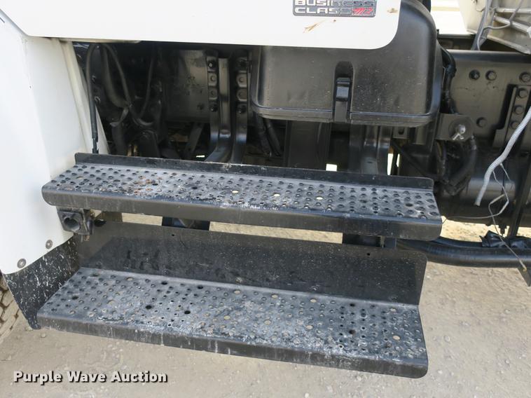 image for item DB8905 2007 Freightliner Business Class M2 refuse truck