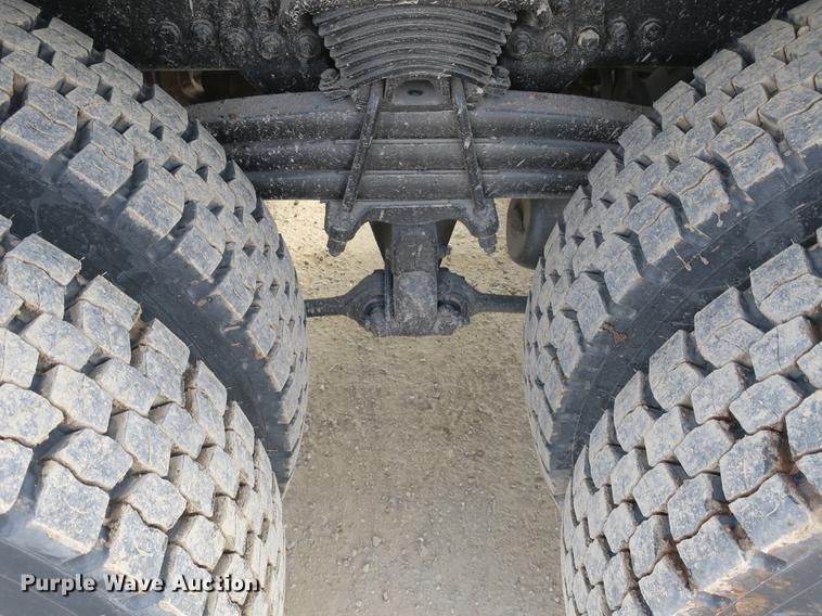 image for item DB8905 2007 Freightliner Business Class M2 refuse truck