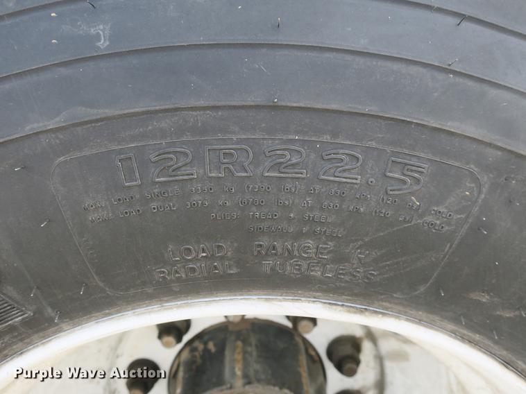 image for item DB8905 2007 Freightliner Business Class M2 refuse truck