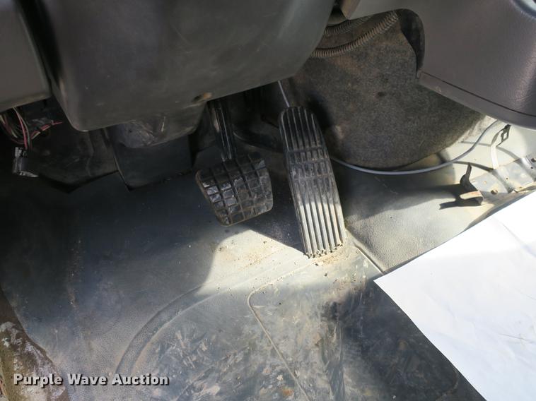 image for item DB8905 2007 Freightliner Business Class M2 refuse truck