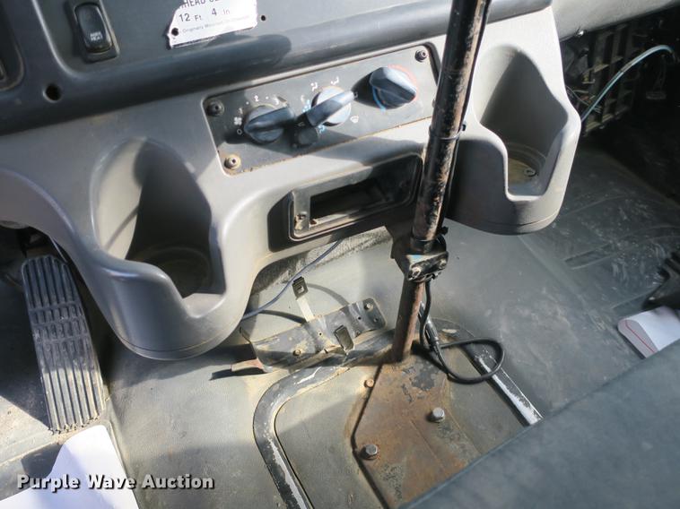 image for item DB8905 2007 Freightliner Business Class M2 refuse truck