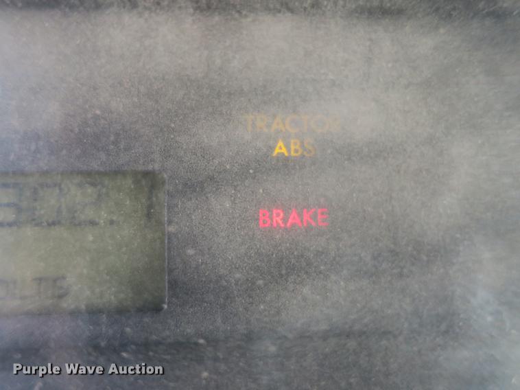 image for item DB8905 2007 Freightliner Business Class M2 refuse truck