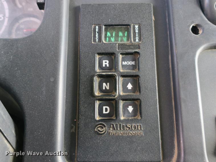 image for item DB8905 2007 Freightliner Business Class M2 refuse truck