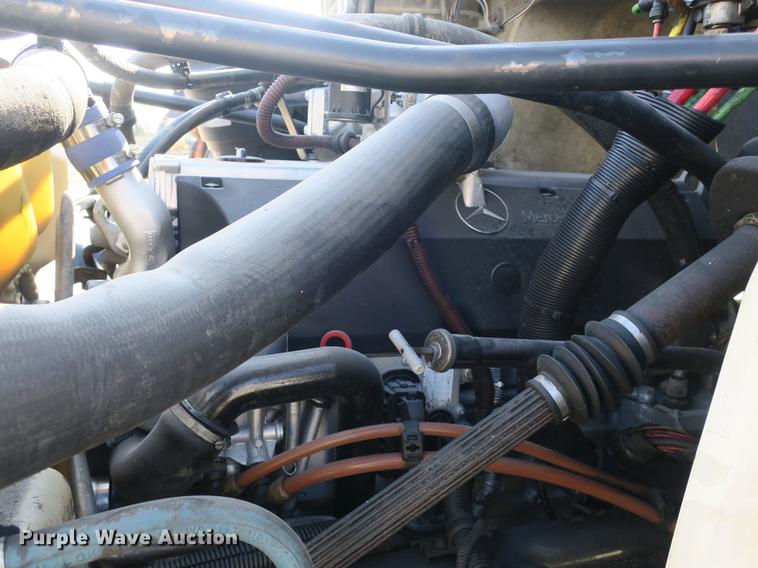 image for item DB8905 2007 Freightliner Business Class M2 refuse truck