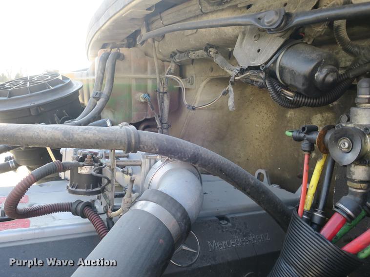 image for item DB8905 2007 Freightliner Business Class M2 refuse truck