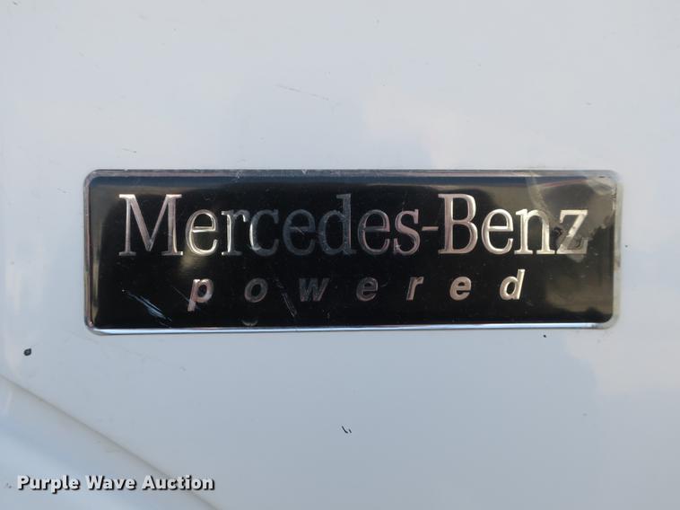 image for item DB8905 2007 Freightliner Business Class M2 refuse truck