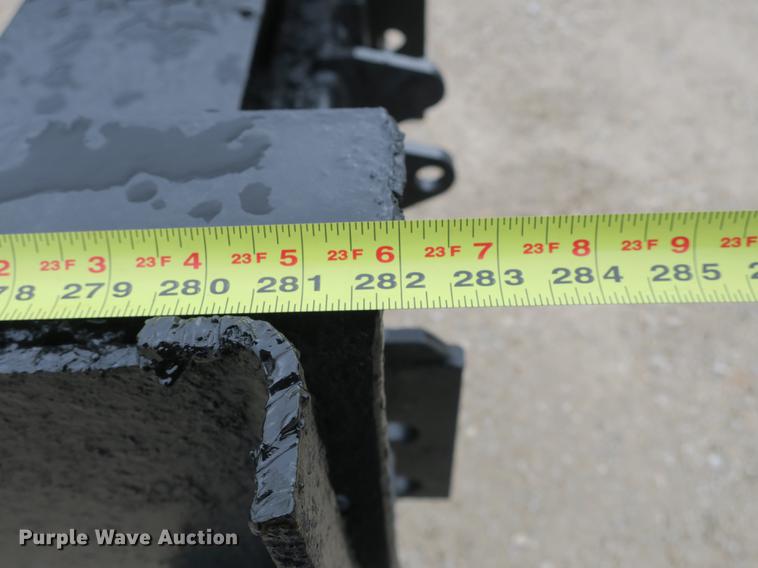 image for item DB8922 2000 International 4700 truck cab and chassis