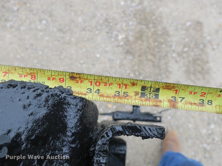 image for item DB8922 2000 International 4700 truck cab and chassis