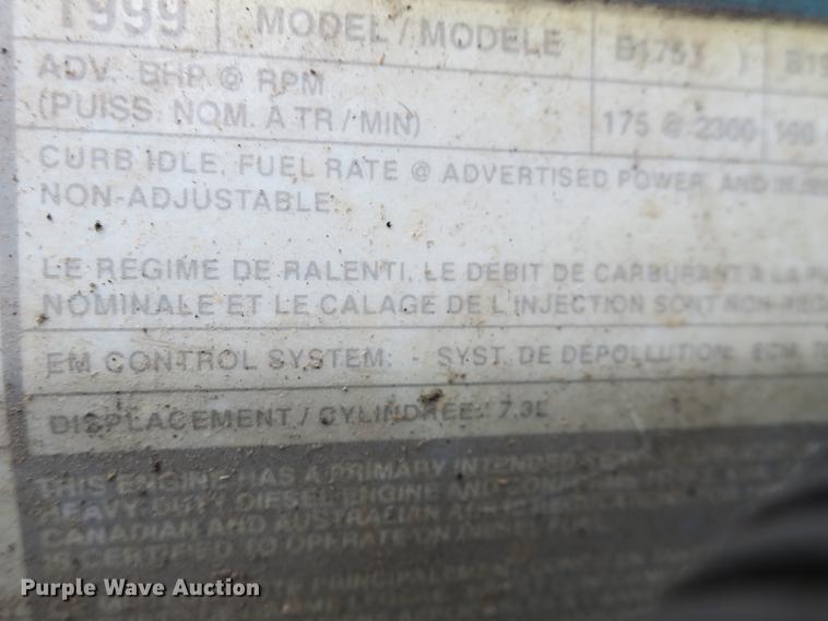 image for item DB8922 2000 International 4700 truck cab and chassis