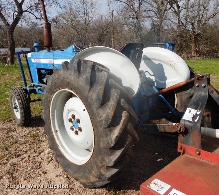image for item DC0191 Ford 3055 tractor