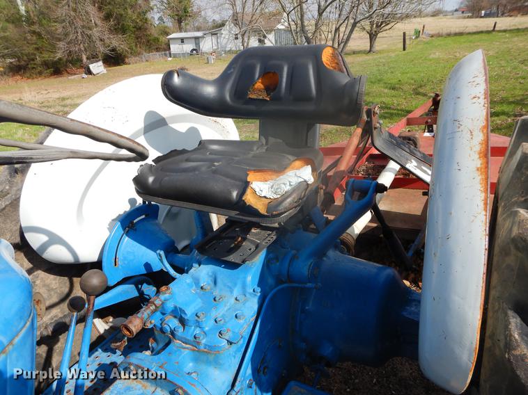 image for item DC0191 Ford 3055 tractor