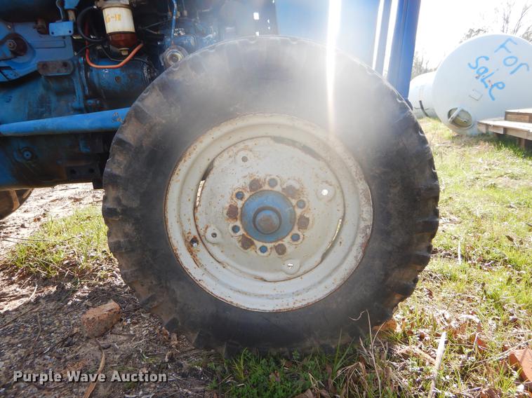 image for item DC0191 Ford 3055 tractor