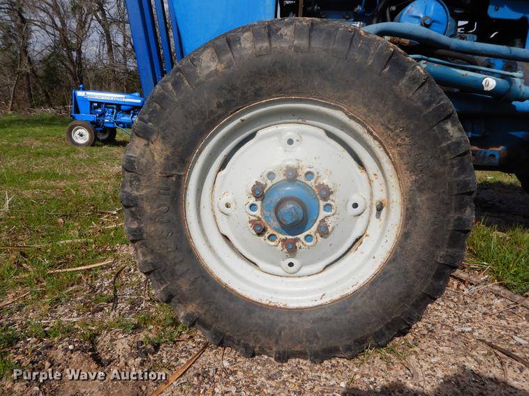 image for item DC0191 Ford 3055 tractor