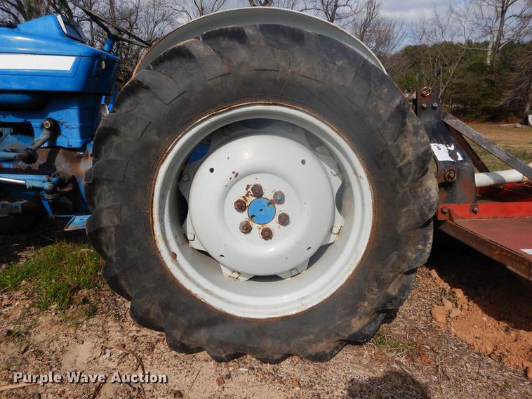 image for item DC0191 Ford 3055 tractor