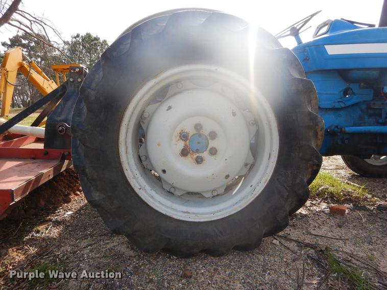 image for item DC0191 Ford 3055 tractor
