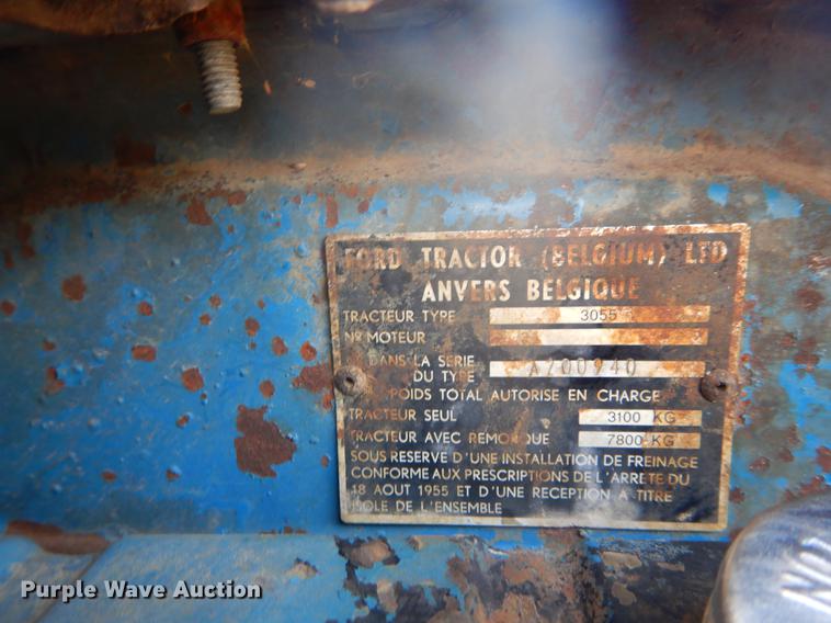 image for item DC0191 Ford 3055 tractor