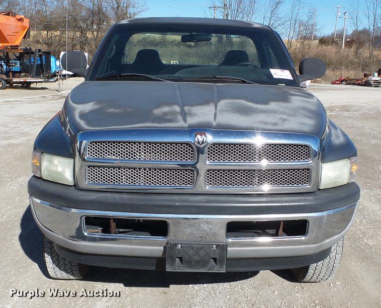 image for item DD2361 2002 Dodge Ram 2500 pickup truck