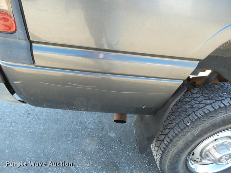 image for item DD2361 2002 Dodge Ram 2500 pickup truck