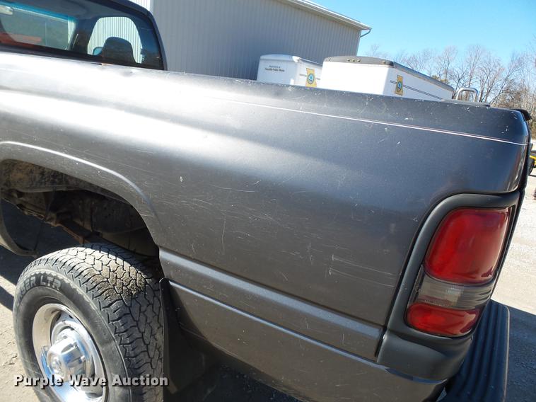 image for item DD2361 2002 Dodge Ram 2500 pickup truck