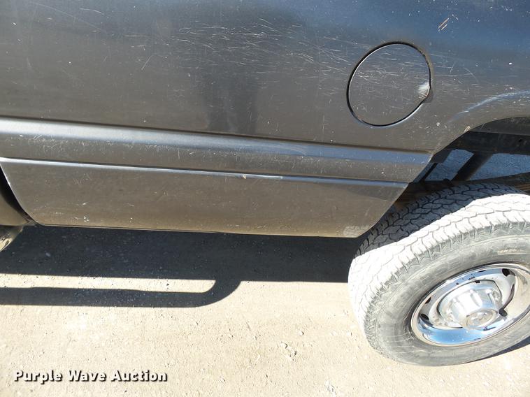 image for item DD2361 2002 Dodge Ram 2500 pickup truck