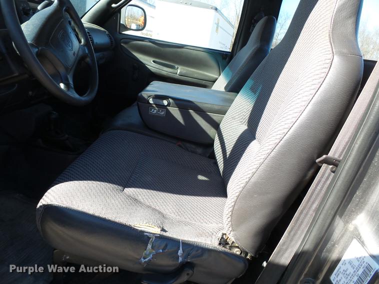 image for item DD2361 2002 Dodge Ram 2500 pickup truck