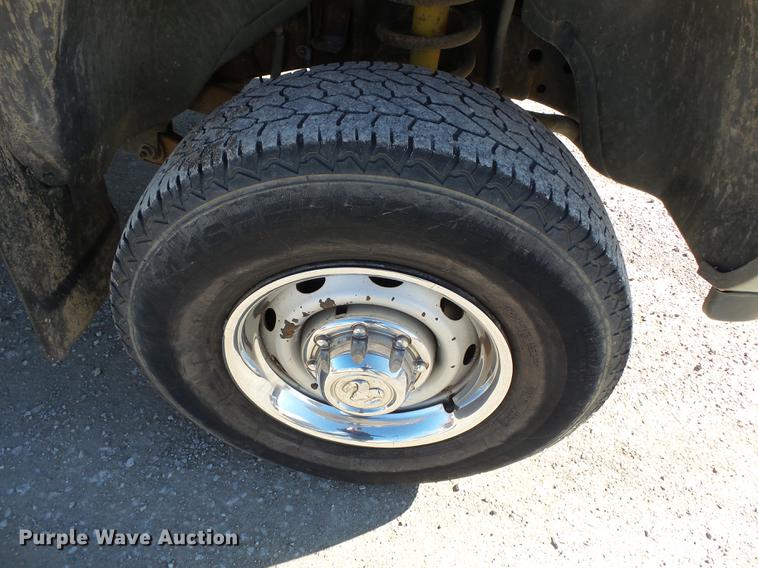 image for item DD2361 2002 Dodge Ram 2500 pickup truck