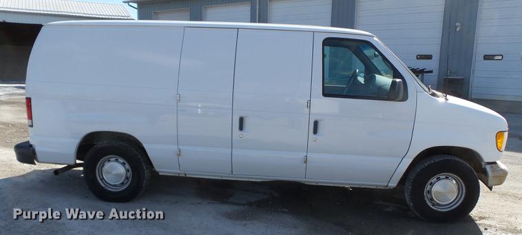 image for item DD2362 2001 Ford E150 van
