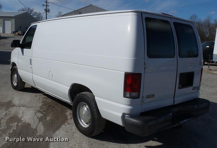 image for item DD2362 2001 Ford E150 van