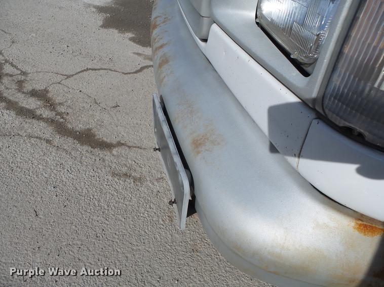 image for item DD2362 2001 Ford E150 van