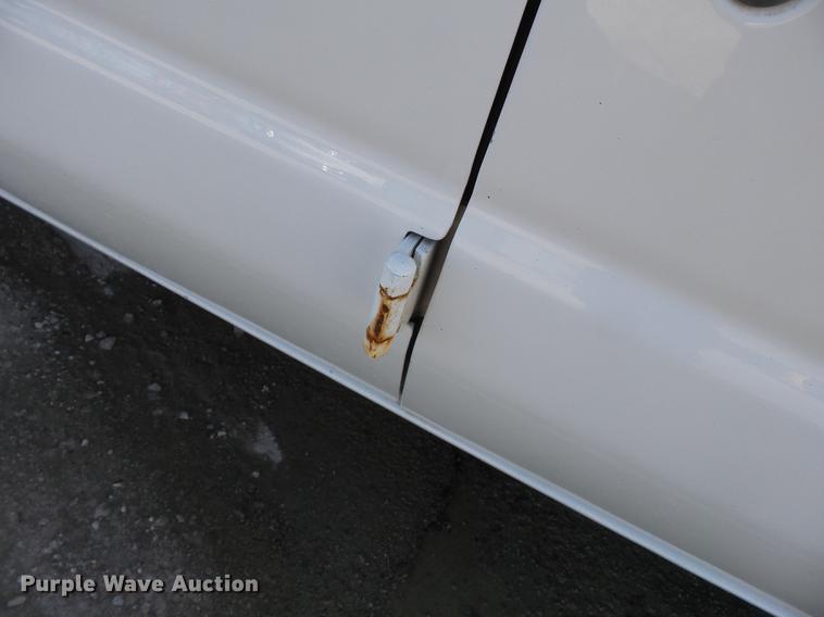 image for item DD2362 2001 Ford E150 van