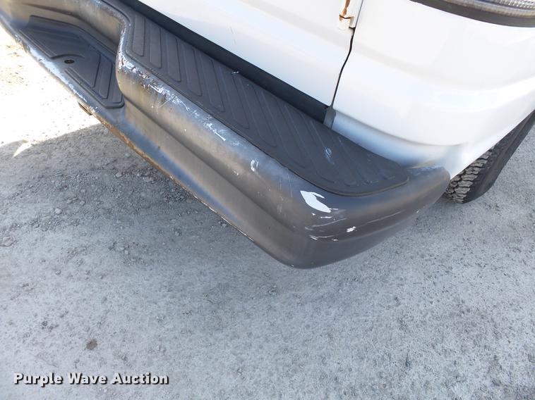 image for item DD2362 2001 Ford E150 van