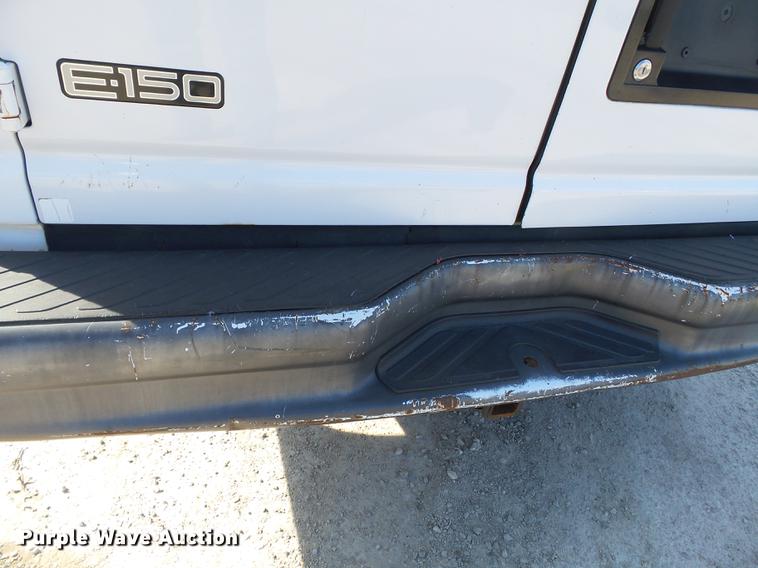 image for item DD2362 2001 Ford E150 van