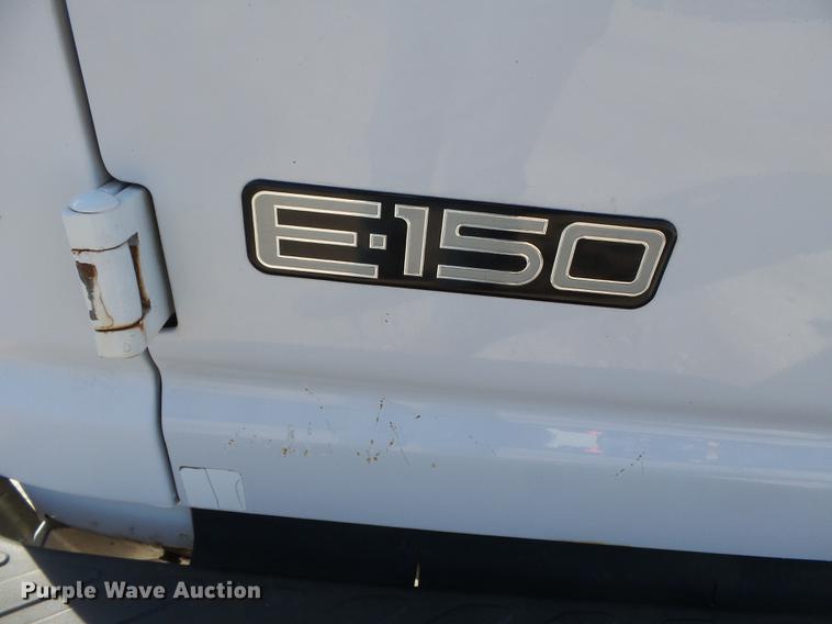 image for item DD2362 2001 Ford E150 van