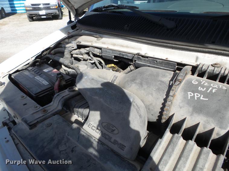 image for item DD2362 2001 Ford E150 van