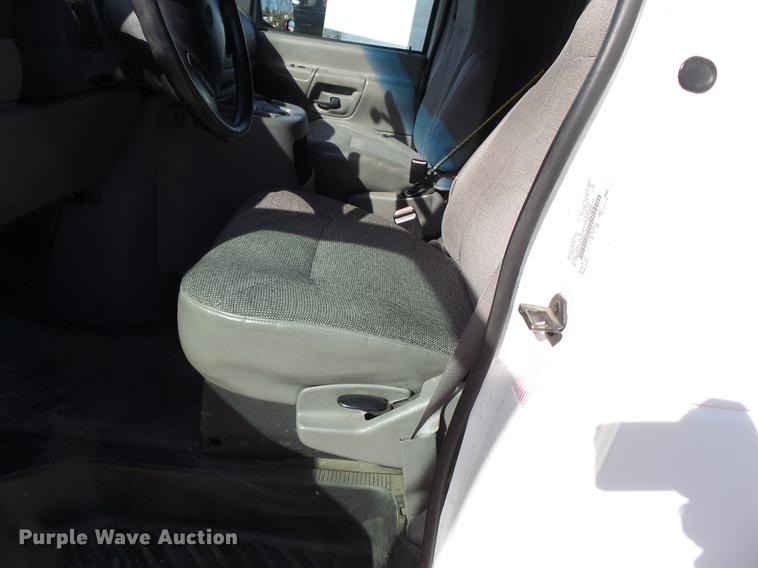 image for item DD2362 2001 Ford E150 van