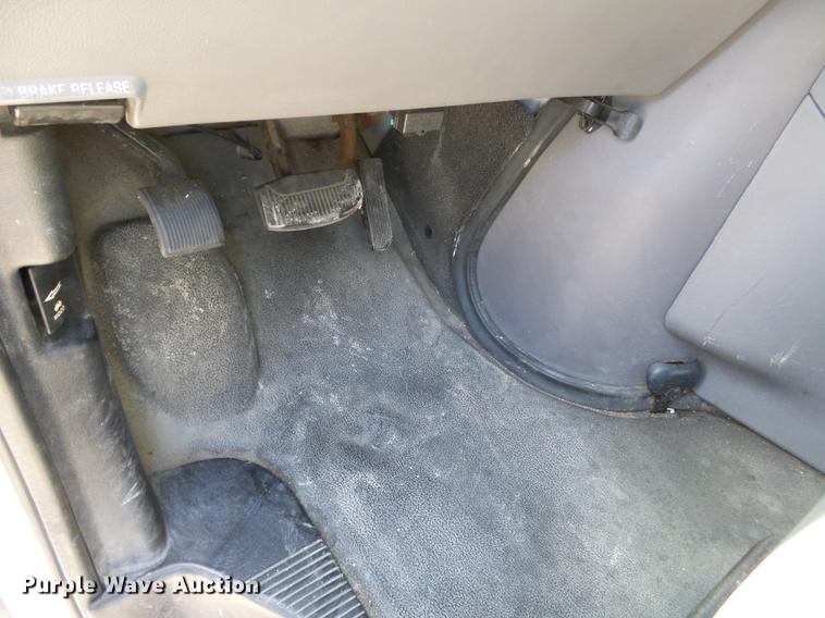 image for item DD2362 2001 Ford E150 van