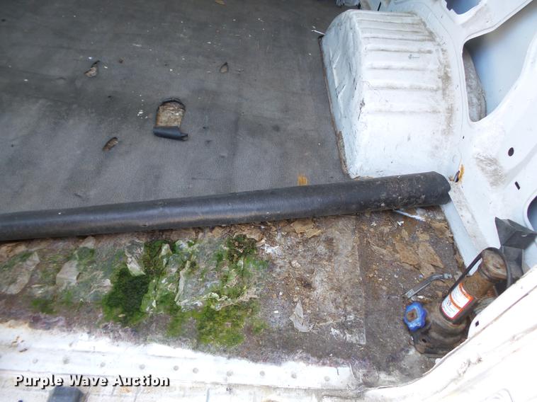 image for item DD2362 2001 Ford E150 van