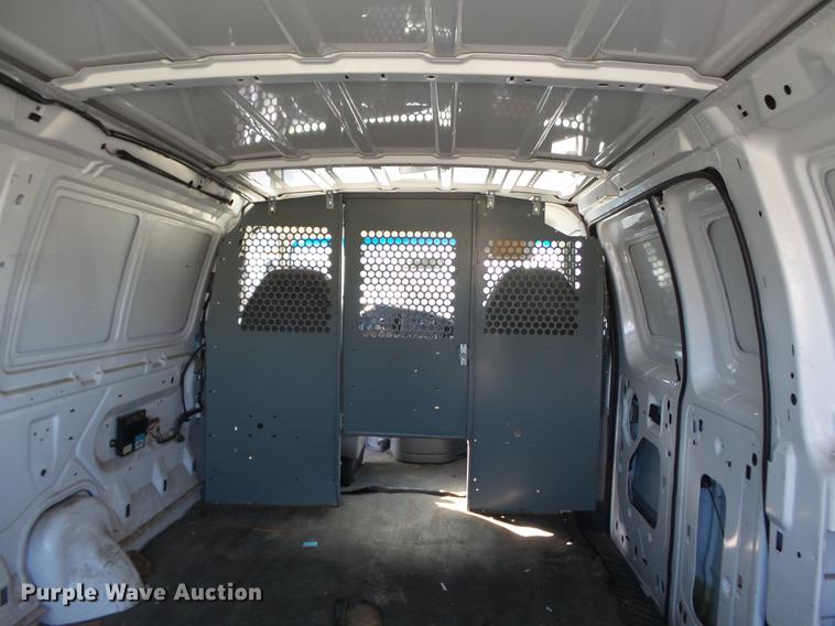 image for item DD2362 2001 Ford E150 van